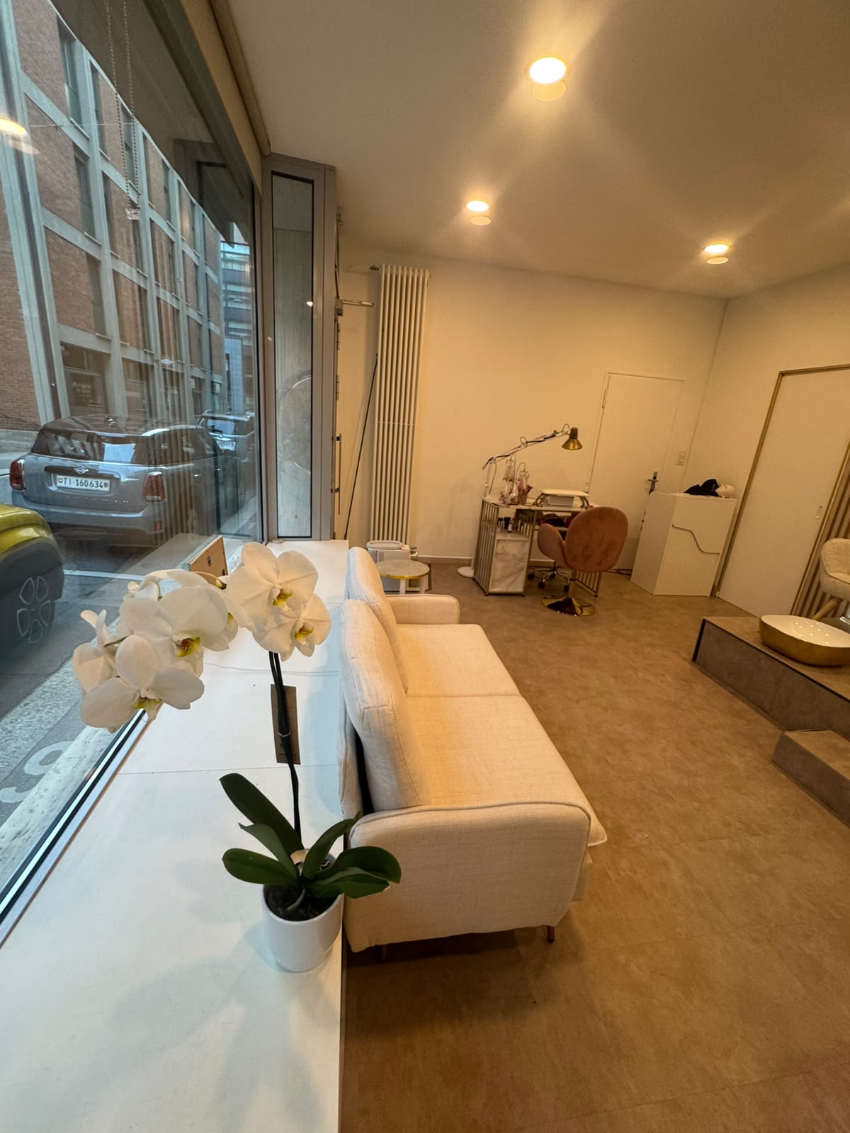Yaya Beauty Lounge interior 12
