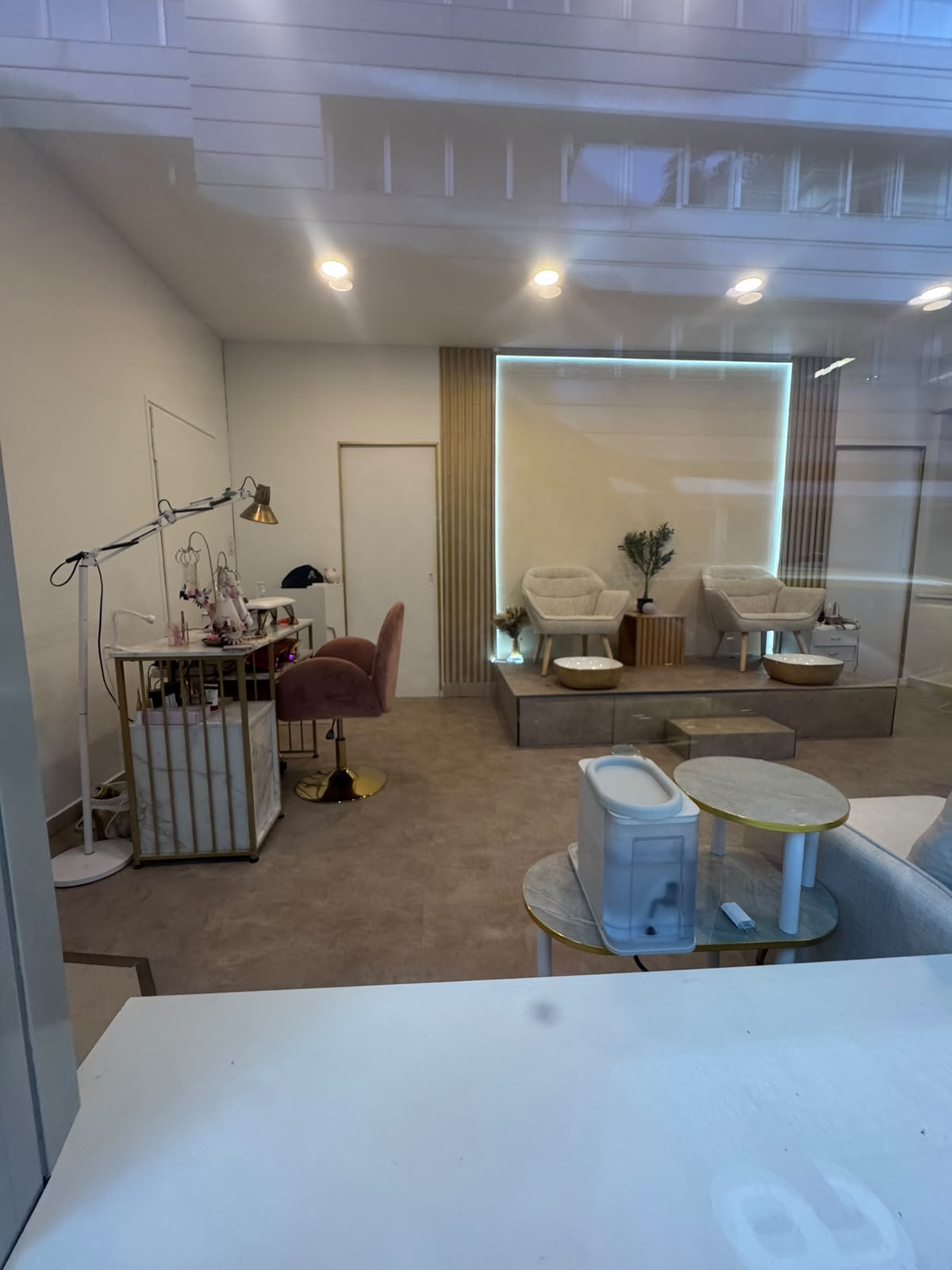 Yaya Beauty Lounge interior 13