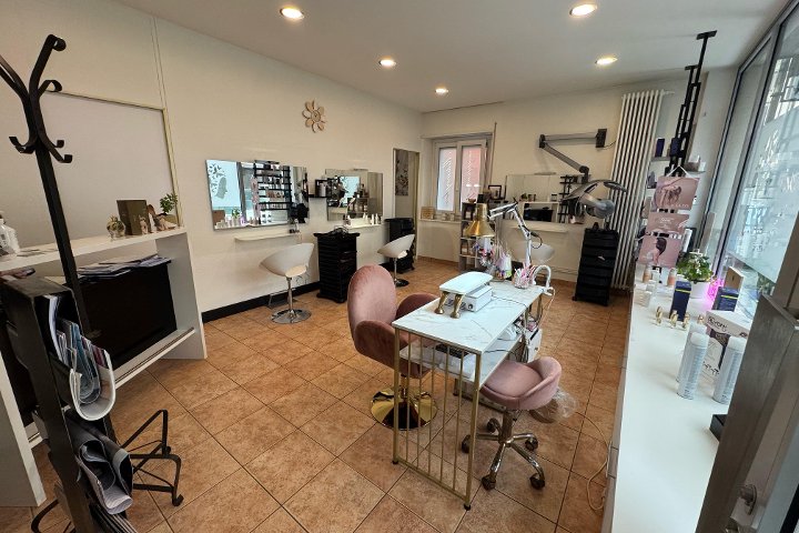 Interno di Yaya Beauty Lounge 3